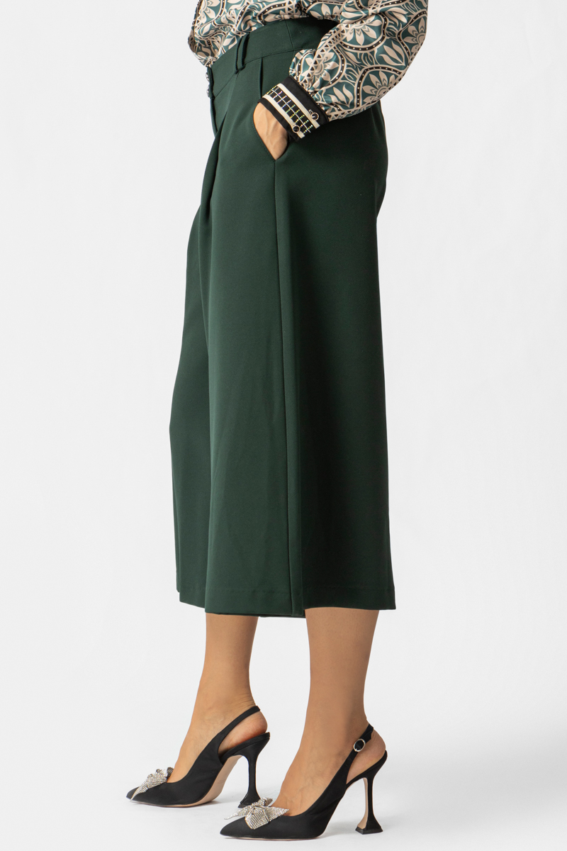 Γυναικείο Culotte Παντελόνι σε Σμαραγδί Πράσινο – Elegant Cropped Fit - Image 3