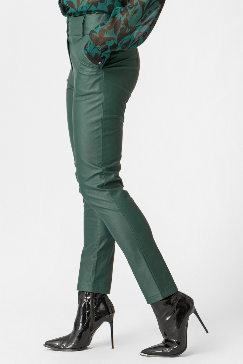 Πράσινο Ψηλόμεσο Παντελόνι από Eco Leather – Sleek Modern Fit - Image 3