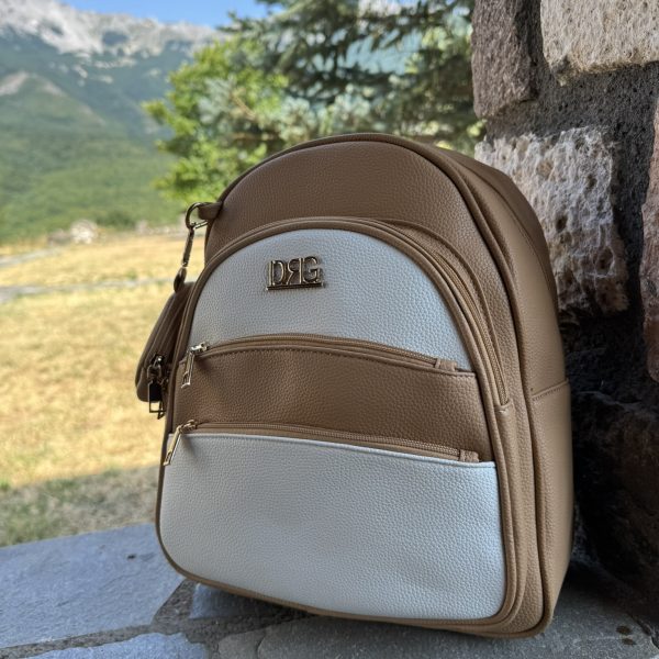 Δίχρωμο Backpack Ταμπά–Λευκό με Χρυσές Λεπτομέρειες