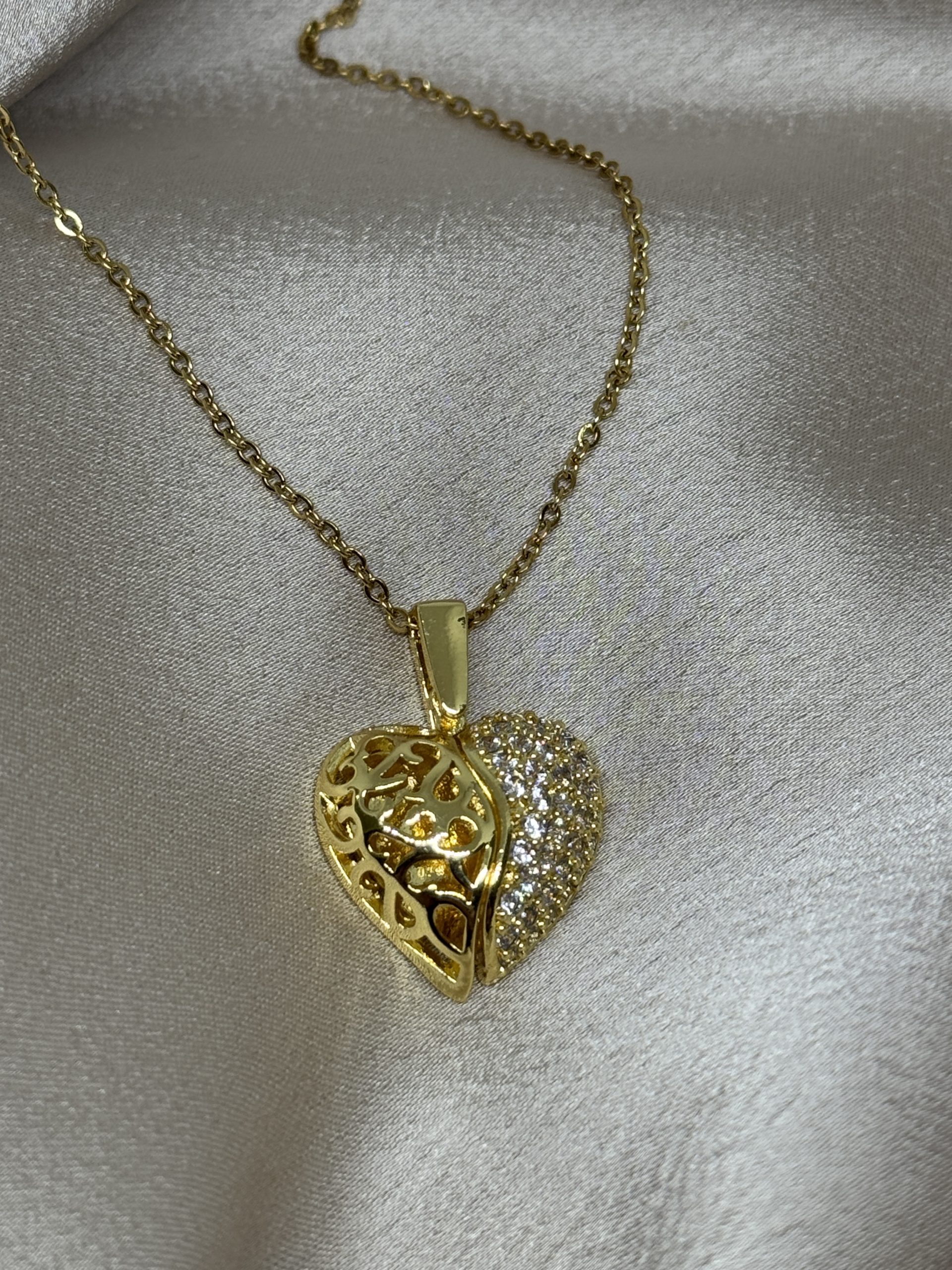 Golden Filigree Crystal Heart Ατσάλινο Κολιέ