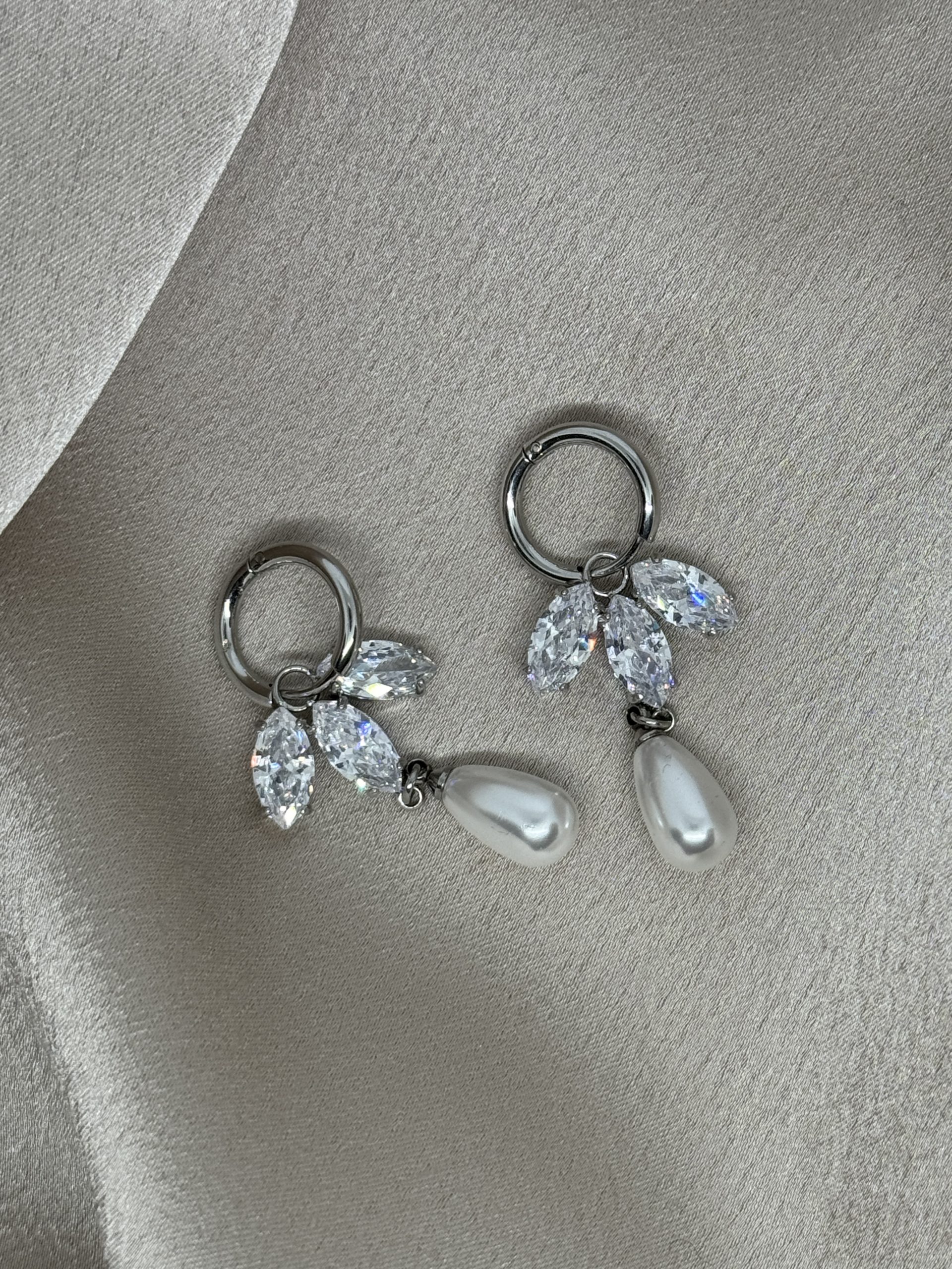 Silver Drop Pearl Ατσάλινα Κρεμαστά Σκουλαρίκια