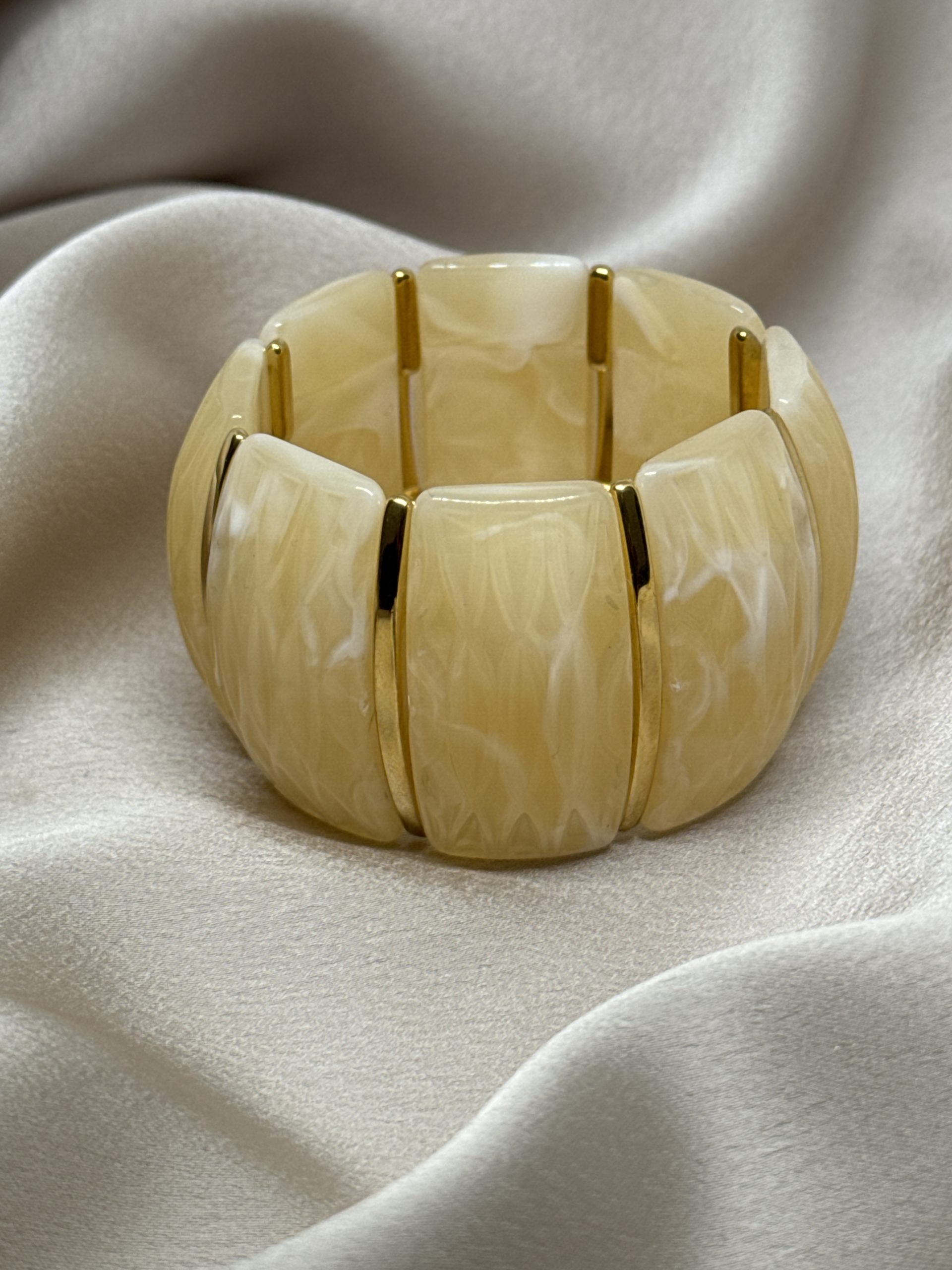 Ελαστικό Βραχιόλι Ivory Marble με Χρυσές Ατσάλινες Λεπτομέρειες